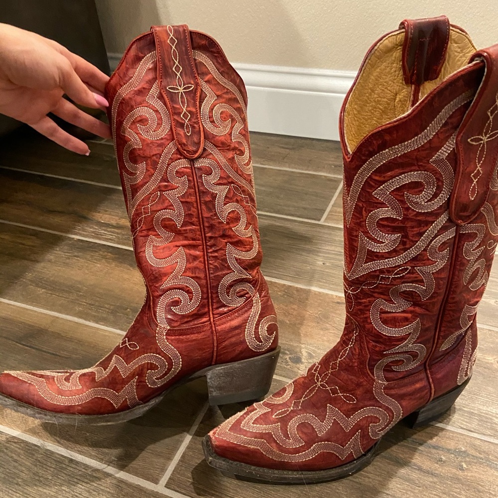 Corral boots